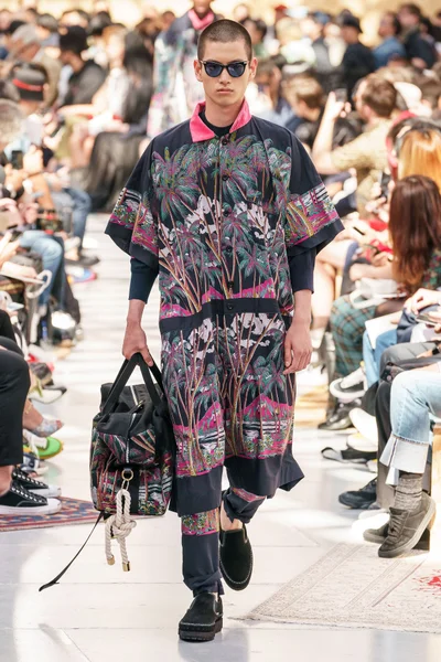 Look 54